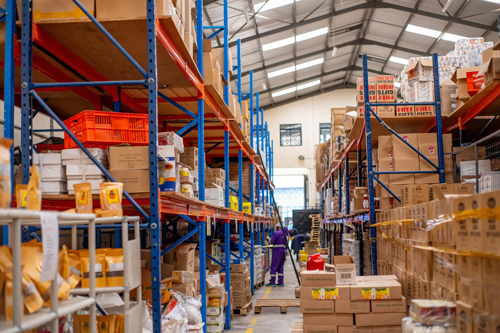 Illustration d'un centre moderne de stockage et de distribution